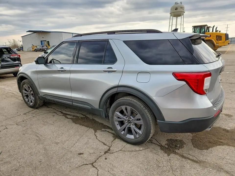 2022 FORD EXPLORER XLT  