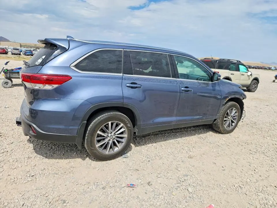 2019 TOYOTA HIGHLANDER XLE  