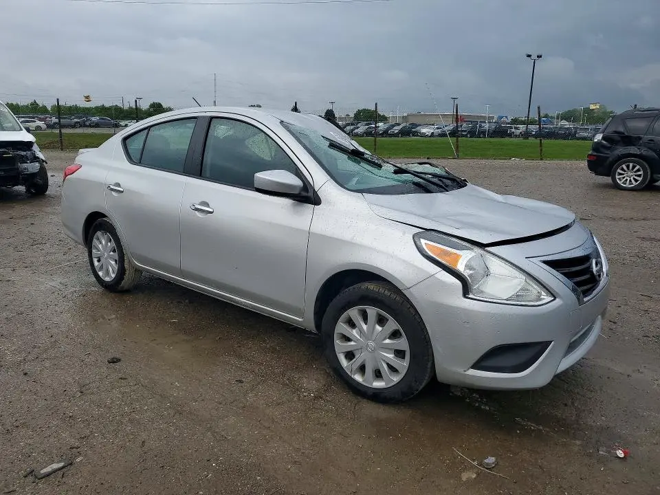 2018 NISSAN VERSA SV  