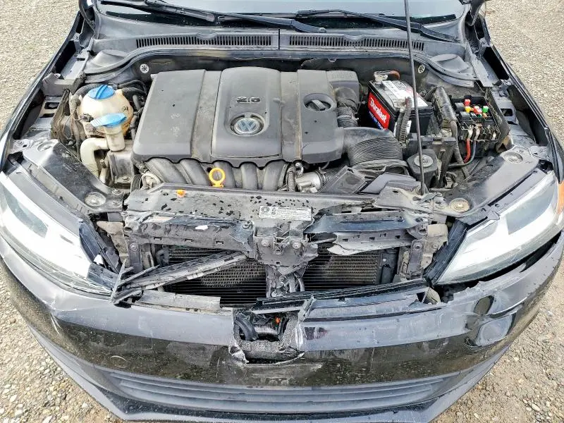 2011 VOLKSWAGEN JETTA SE  