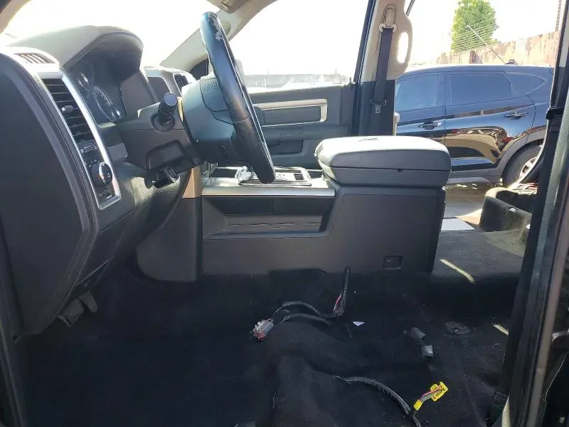 2013 RAM 1500 SLT  