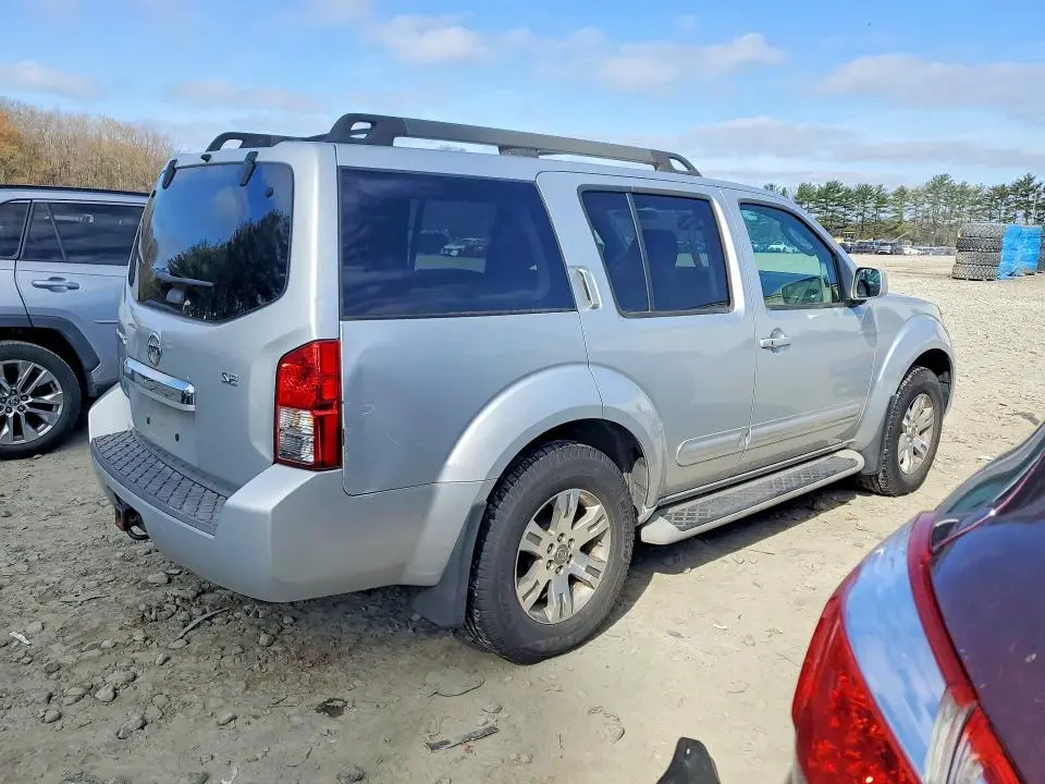 2010 NISSAN PATHFINDER S  