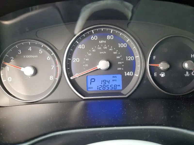 2011 HYUNDAI SANTA FE GLS  