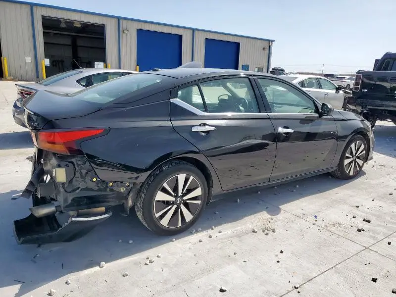 2019 NISSAN ALTIMA SL  