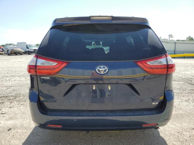 2018 TOYOTA SIENNA XLE