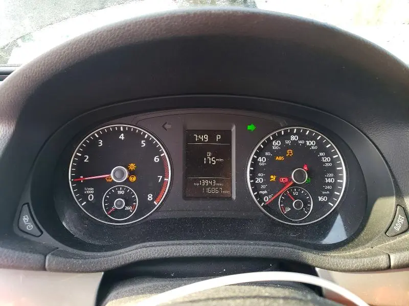 2015 VOLKSWAGEN PASSAT S  