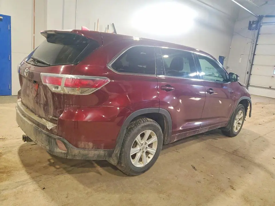 2016 TOYOTA HIGHLANDER LE  