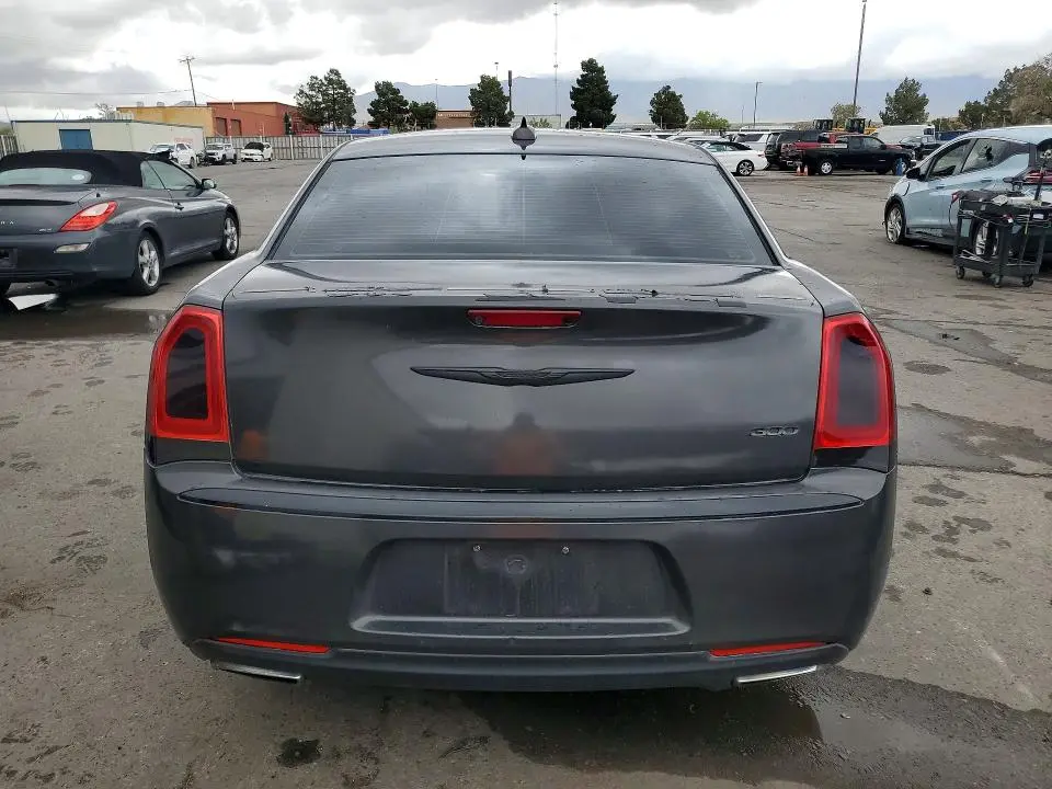2016 CHRYSLER 300 LIMITED  