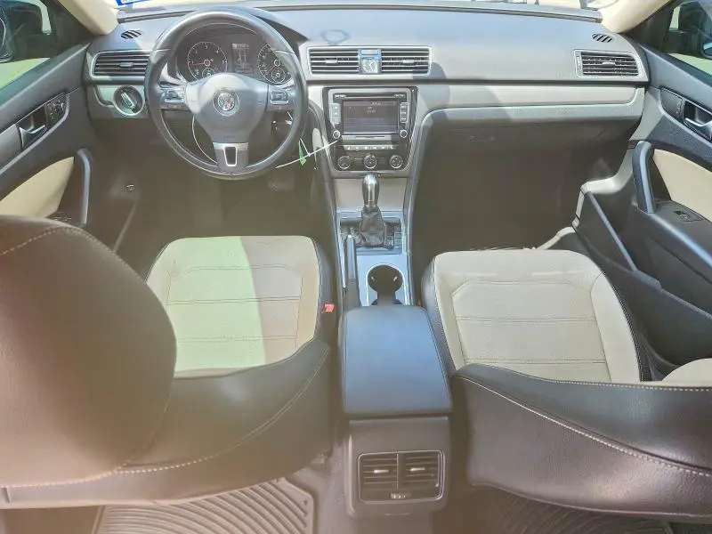 2014 VOLKSWAGEN PASSAT SE  