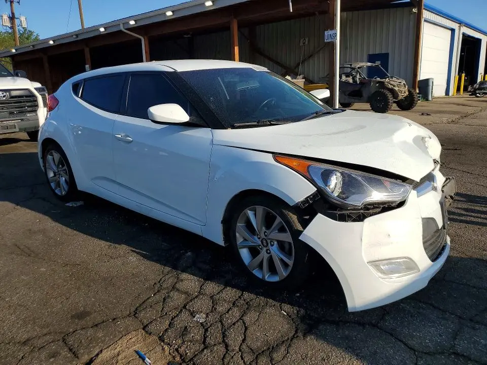 2017 HYUNDAI VELOSTER BASE  