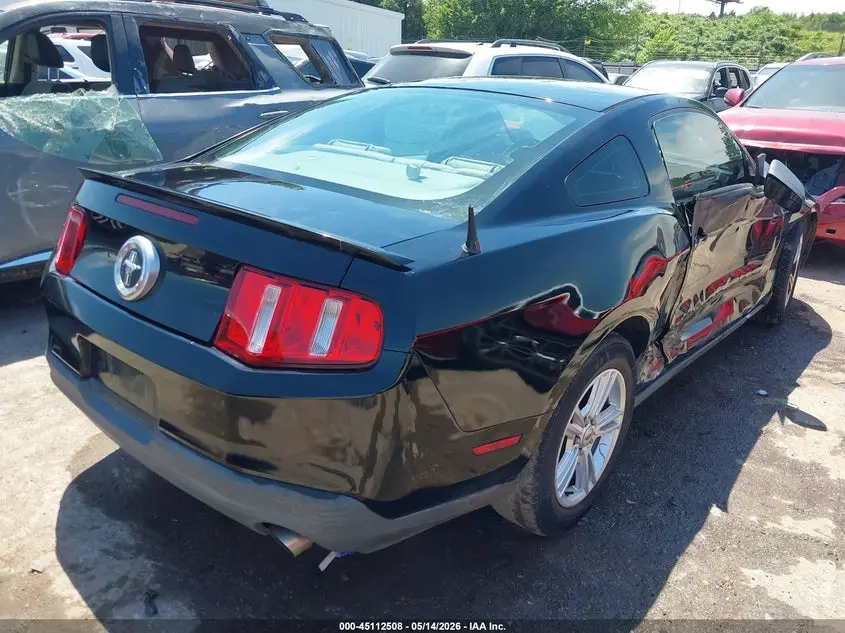 2011 FORD MUSTANG V6