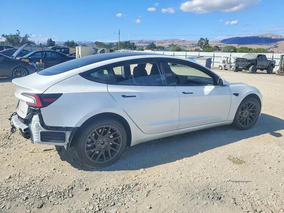 2025 TESLA MODEL 3   