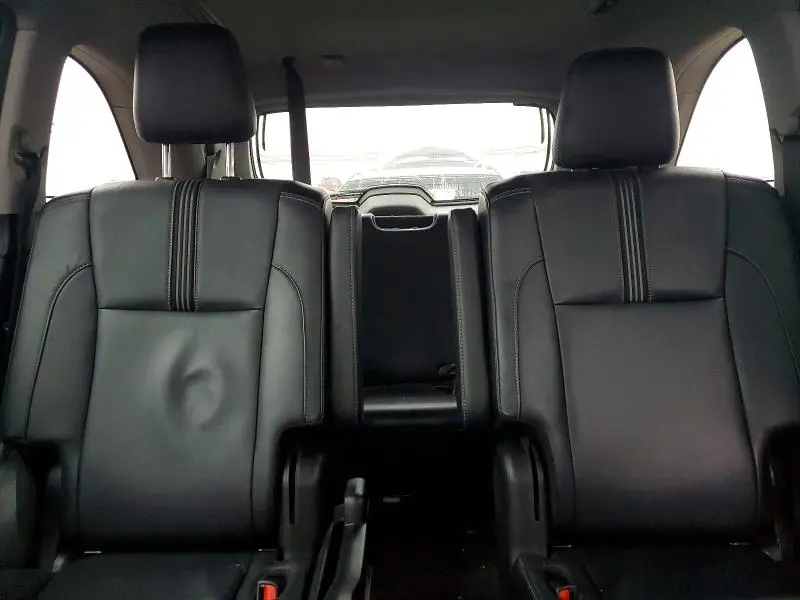 2017 TOYOTA HIGHLANDER SE  