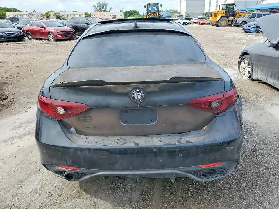 2017 ALFA ROMEO GIULIA TI  