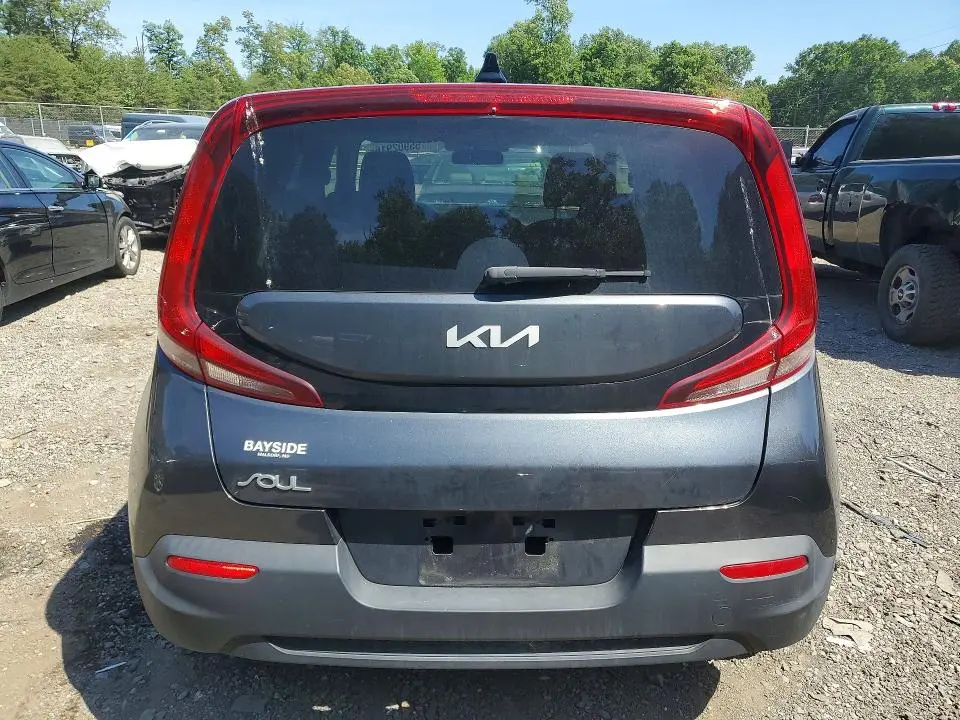 2022 KIA SOUL LX  