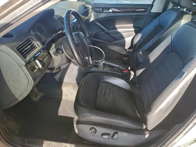 2015 VOLKSWAGEN PASSAT SEL  