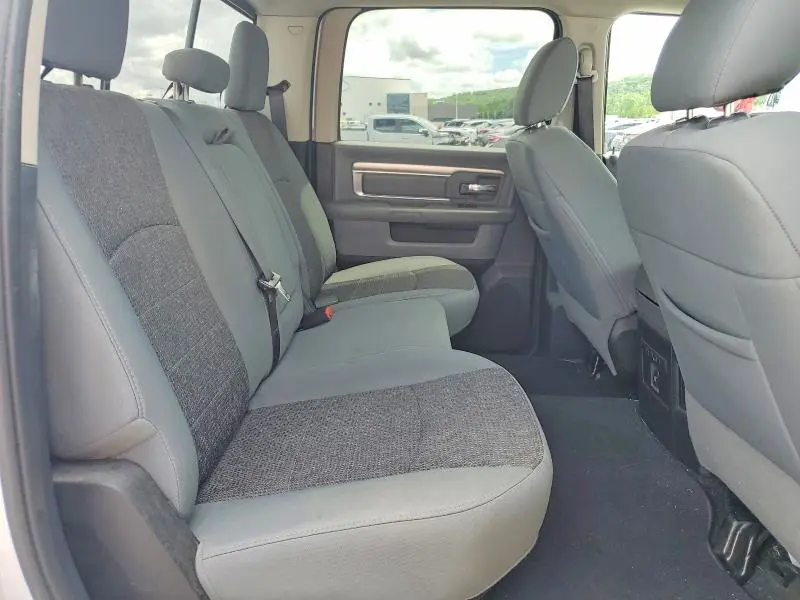 2017 RAM 1500 SLT  