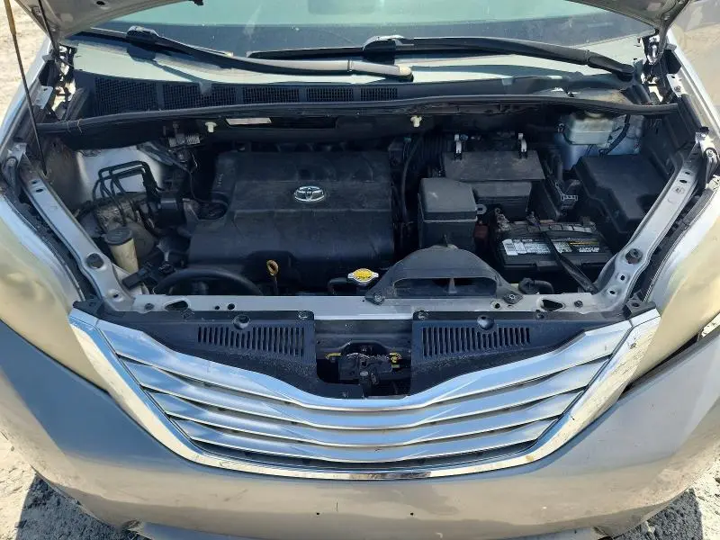 2011 TOYOTA SIENNA LIMITED 7-PASSENGER  