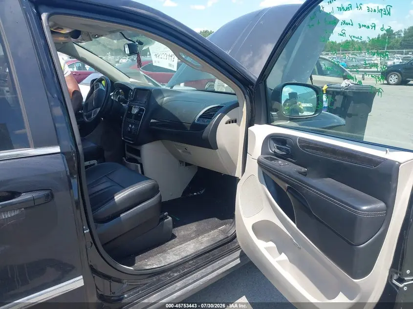 2016 CHRYSLER TOWN & COUNTRY TOURING