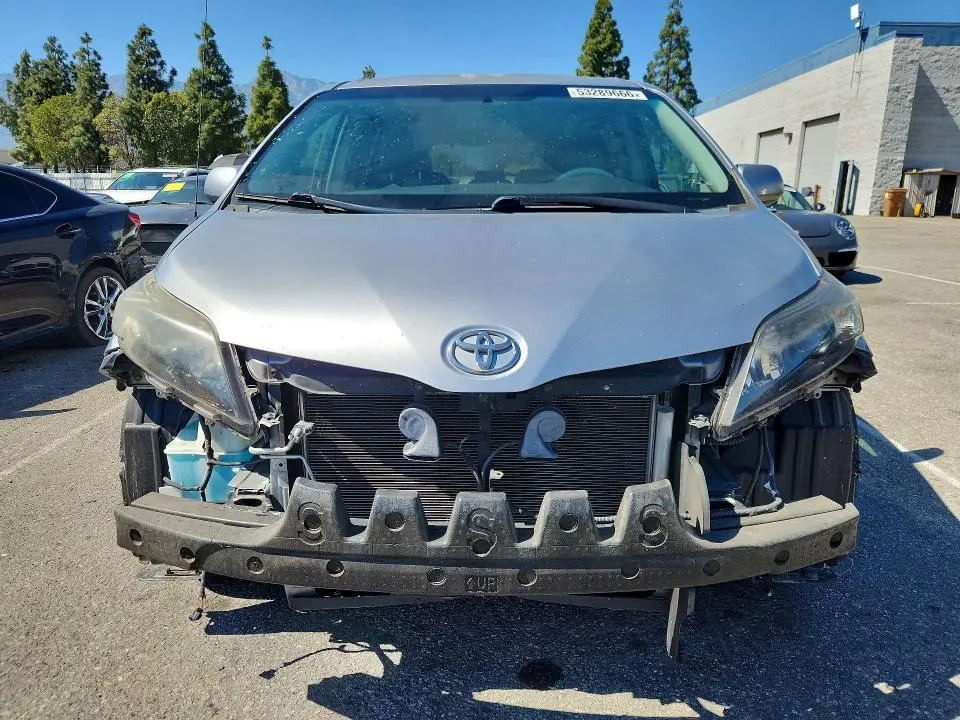 2014 TOYOTA SIENNA SPORT  