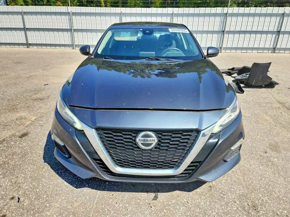 2022 NISSAN ALTIMA SV  