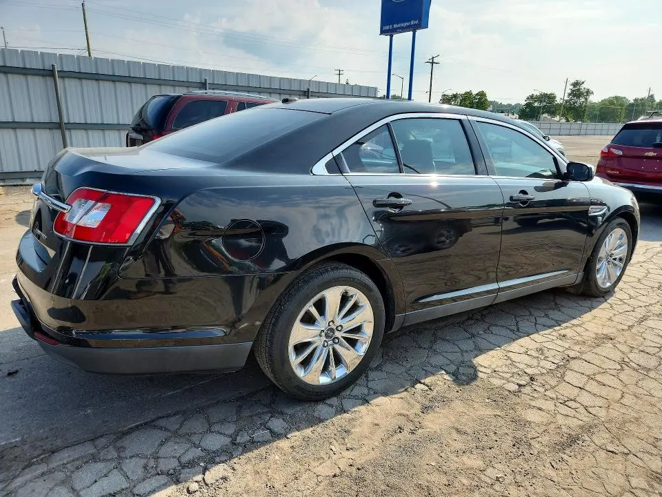 2011 FORD TAURUS LIMITED  
