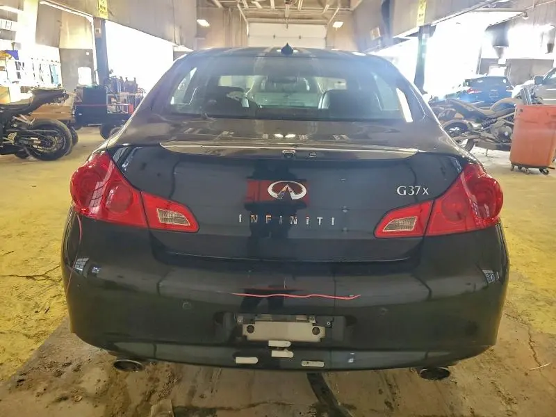2013 INFINITI G37   