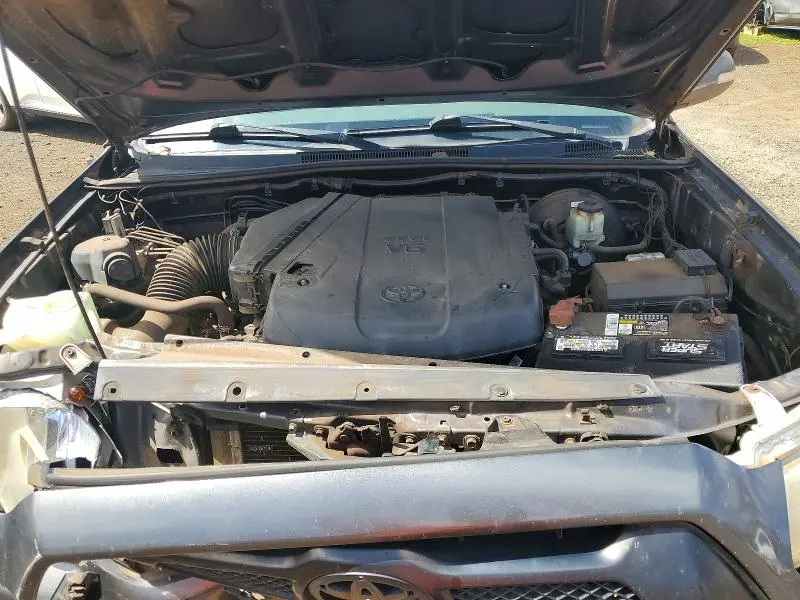 2015 TOYOTA TACOMA V6  