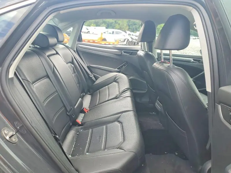 2017 VOLKSWAGEN PASSAT R-LINE  