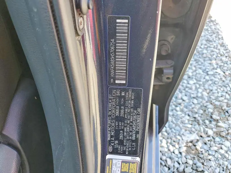 2017 KIA FORTE LX  