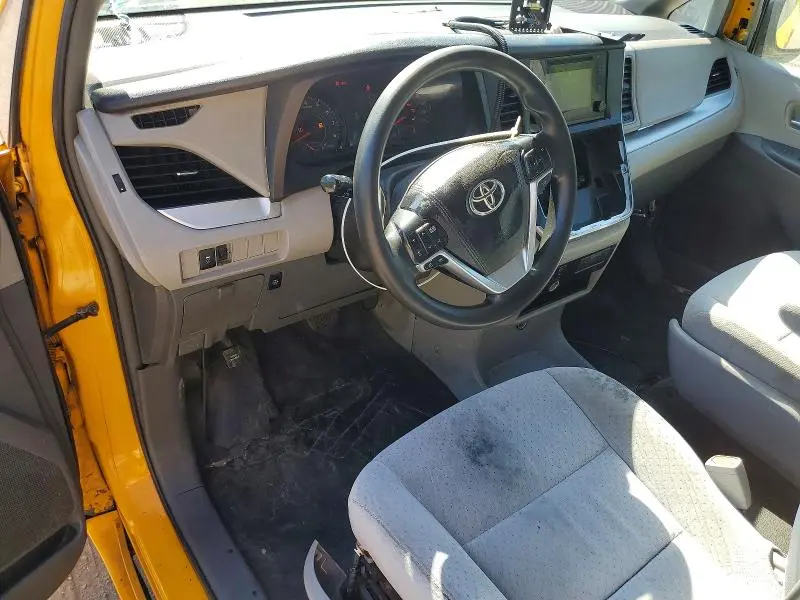2016 TOYOTA SIENNA LE  