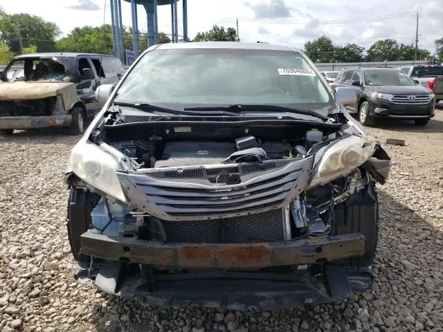 2011 TOYOTA SIENNA XLE