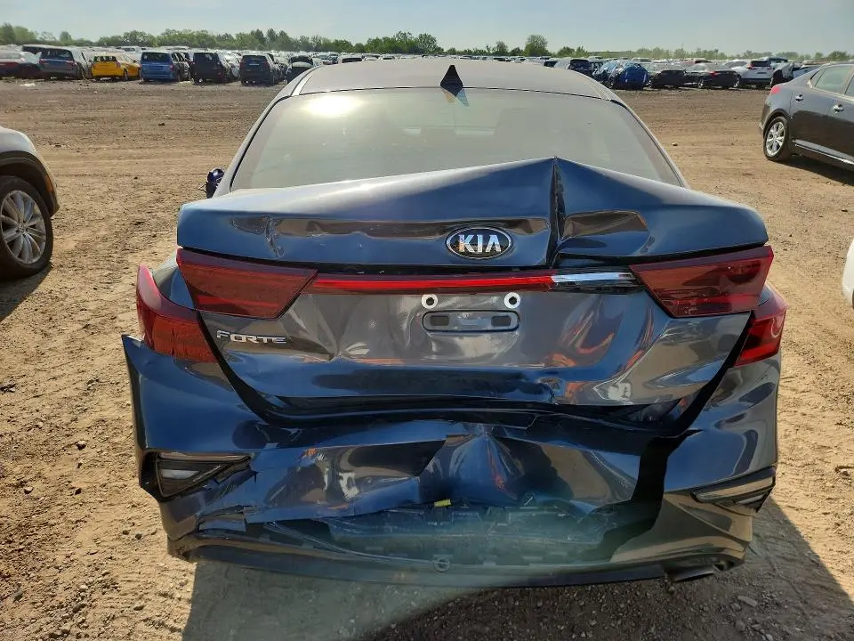 2021 KIA FORTE LXS  