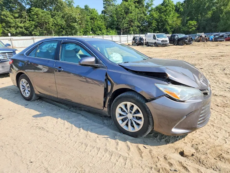 2016 TOYOTA CAMRY LE  