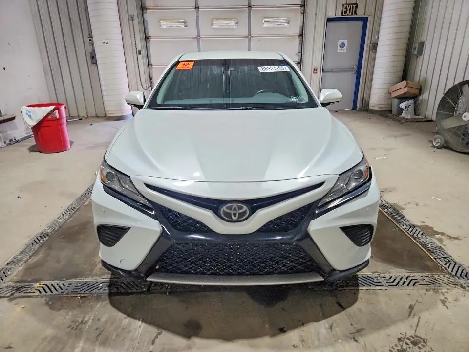 2018 TOYOTA CAMRY XSE  