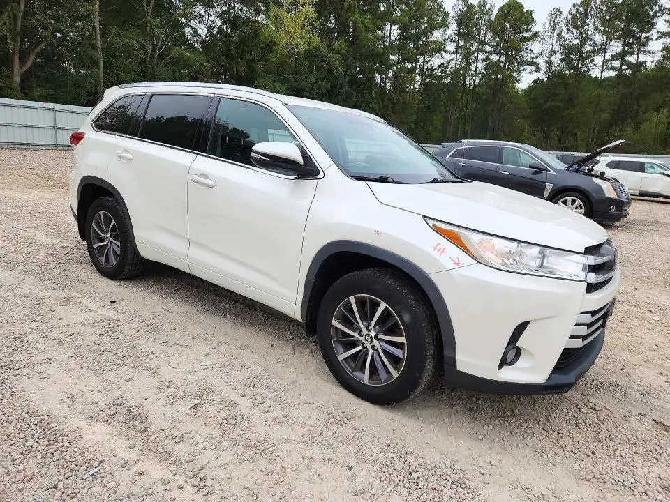 2018 TOYOTA HIGHLANDER XLE  
