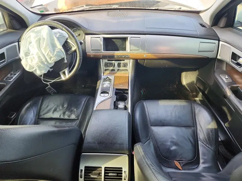 2014 JAGUAR XF   