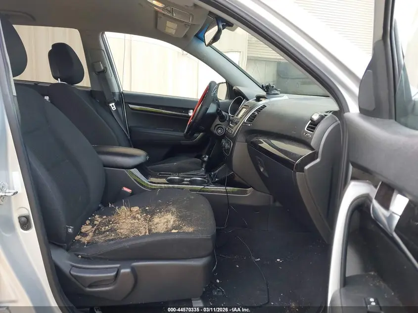 2014 KIA SORENTO LX