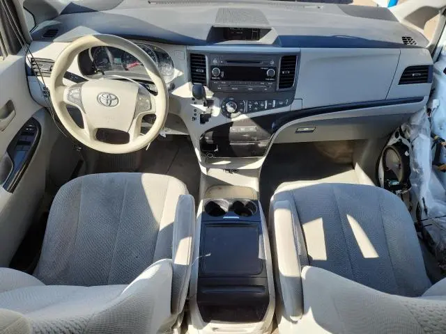 2014 TOYOTA SIENNA LE  