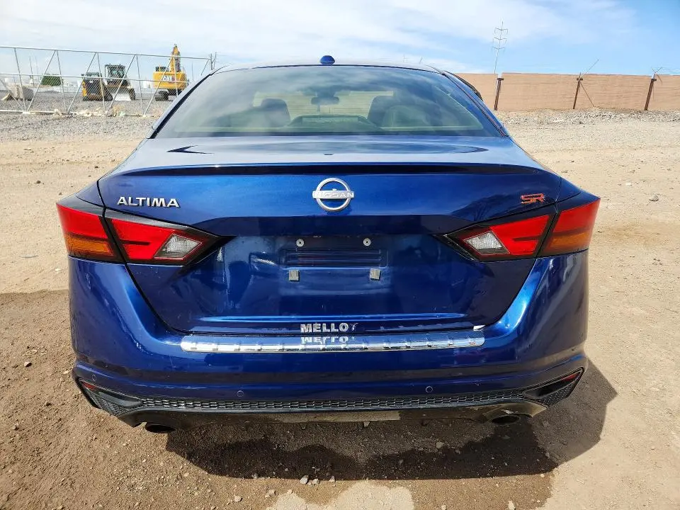 2023 NISSAN ALTIMA SR  
