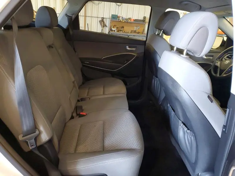 2016 HYUNDAI SANTA FE SE  