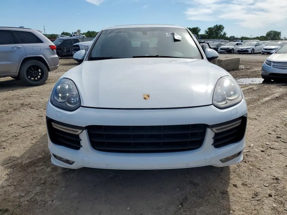 2017 PORSCHE CAYENNE GTS  