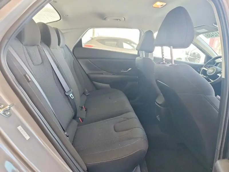2024 HYUNDAI ELANTRA SE  