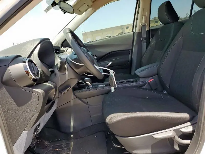 2022 NISSAN KICKS SV  
