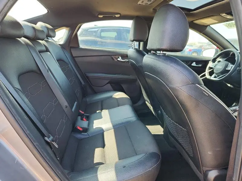 2023 KIA FORTE GT LINE  