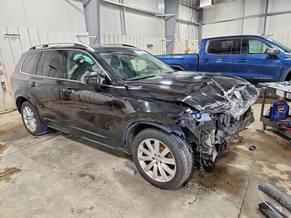2016 VOLVO XC90 T6  