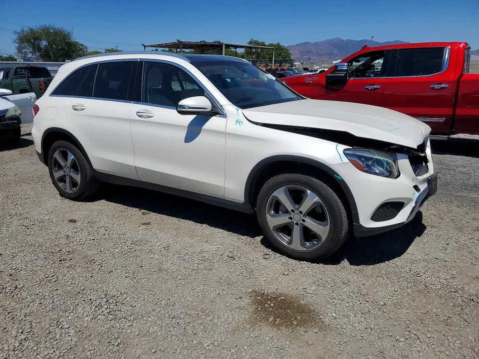 2017 MERCEDES-BENZ GLC 300  