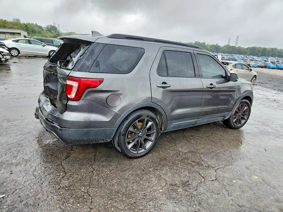 2017 FORD EXPLORER XLT  