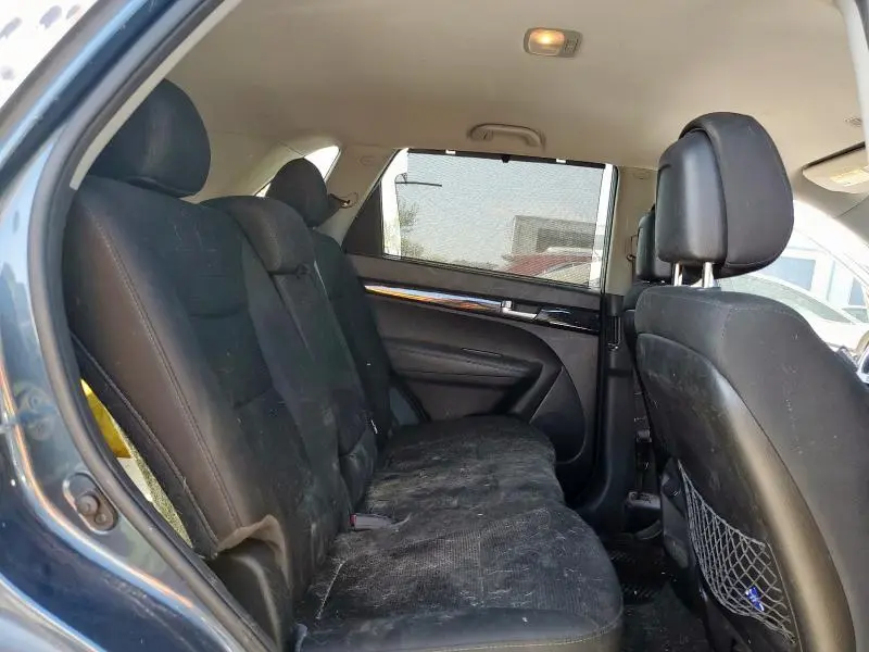 2014 KIA SORENTO LX  