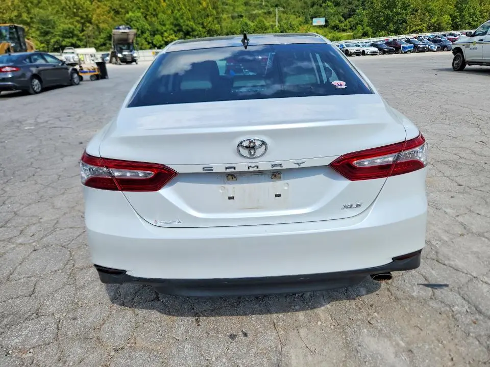 2019 TOYOTA CAMRY XLE  